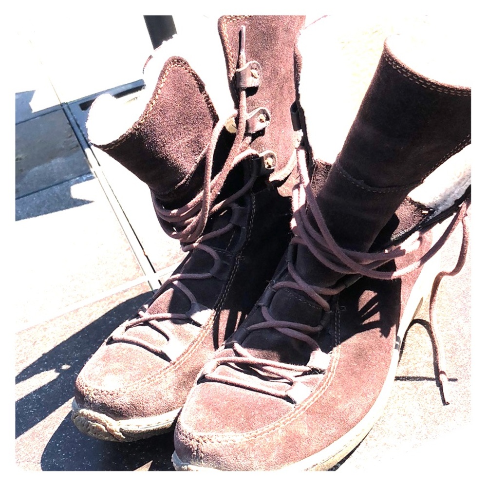 Timberland wool lined boots 9 1/2. Excellent shape